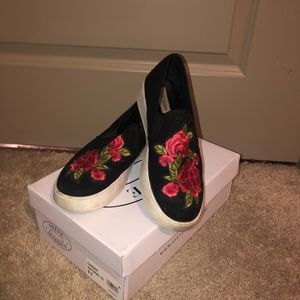 Steve Madden slip on sneakers